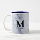 Monogram witte blauwe marmer tweekleurige koffiemok (Links)