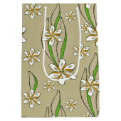 Monogram witte bloemenbeige achtergrond medium cadeauzakje (Achterkant)