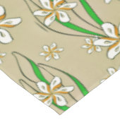 Monogram witte bloemenbeige achtergrond tafelkleed (Gekanteld)