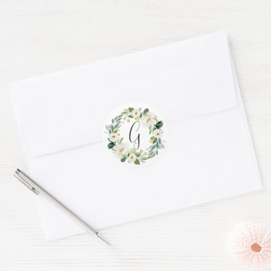 Monogram witte bloemkrans ronde sticker (Envelop)