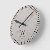 Monogram Witte Marmer Zwart Initiaal & Aangepaste Ronde Klok (Hoek)