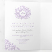 Monogram witte paarse bladeren bruiloft helemaal i drieluik uitnodiging (Binnenzijde eerst)
