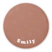 Monogram witte pijl op mocha mousse achtergrond | keramische knop (Voorkant)