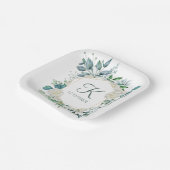 Monogram Witte Rozen Groene Eucalyptus Bruiloft Papieren Bordje (Gebogen)