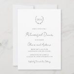 Monogram Wreatclassic Elegant Rehearsal Dinner Kaart<br><div class="desc">Traditionele en klassieke uitnodiging voor een zwarte en witte repetitie met een trouwkreet met je monogram in een poot,  samen met accentwoorden in een script/kalligrafie. Deze eenvoudige maar elegante uitnodiging is geweldig voor een formeel repetitief diner.</div>