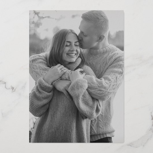 Monogram Wreath Crest Foto Elegant Wedding Gold Folie Uitnodiging (Achterkant)