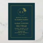 Monogram Wreath Emerald Green Gold Wedding Folie Uitnodiging (Voorkant)