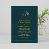 Monogram Wreath Emerald Green Gold Wedding Folie Uitnodiging (Staand Voorkant)