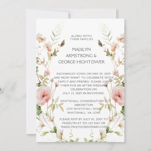 Monogram Zacht Roze Bloemen Krans Huwelijk Kaart (Voorkant)