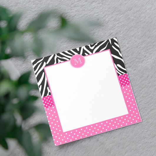 Monogram Zebra met het Hot Pink Polka Dot Pattern Notitieblok