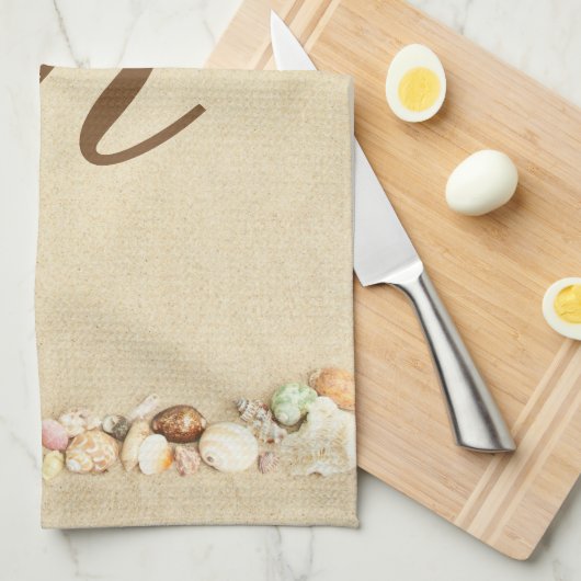 Monogram zeeschells op strand zand gepersonaliseer theedoek (Quarter Fold)