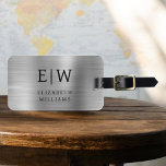 Monogram Zilver Geborsteld Metallic Elegant Bagagelabel<br><div class="desc">Introductie van ons Monogram Brushed Metallic Elegant Bagagelabel: Verhoog uw reiservaring met dit geavanceerde accessoire. Gemaakt van geborsteld metallic materiaal, dit bagagelabel straalt elegantie en stijl uit. Het monogram ontwerp voegt een gepersonaliseerde touch toe, waardoor het gemakkelijk is om uw bagage te identificeren en een vleugje verfijning aan uw spullen...</div>