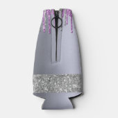 Monogram zilveren glitter paarse naam flesjeskoeler (Achterkant)