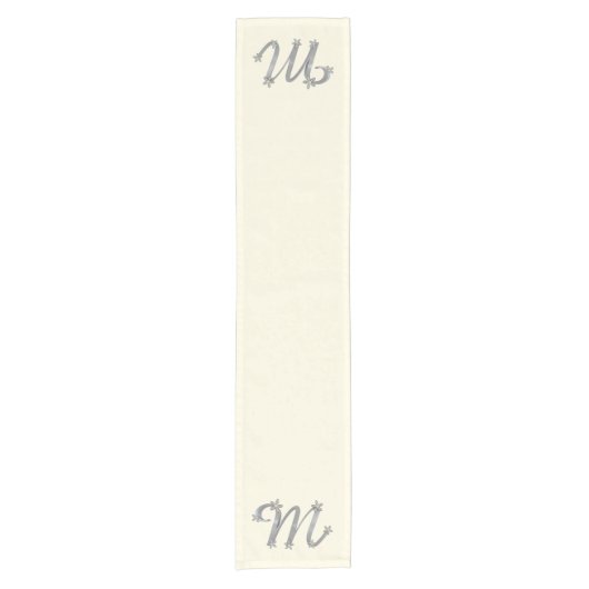 Monogram Zilveren Letter M Cream Tafelloper (Voorkant)