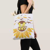 Monogram Zonnebloem Gepersonaliseerde Bridesmaid Tote Bag (Dichtbij)
