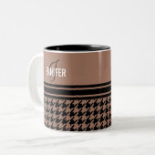 Monogram zwart bruin houndstooth naam tweekleurige koffiemok (Voorkant links)