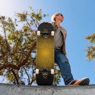 Monogram zwart en goud met decoratieve elementen persoonlijk skateboard