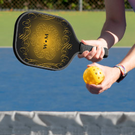 Monogram zwart en goud met decoratieve elementen pickleball paddle