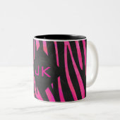 Monogram zwart en warm roze Zebra Tweekleurige Koffiemok (Voorkant rechts)