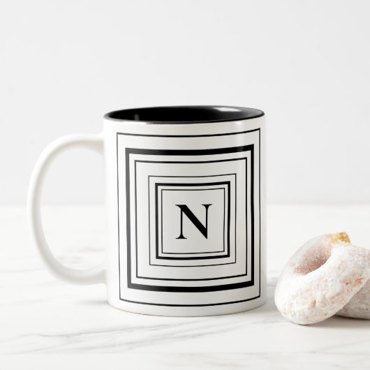 Monogram Zwart en Wit Klassiek Vierkant Monogram Tweekleurige Koffiemok (Met donut)