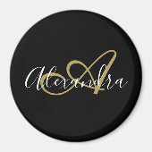 Monogram Zwart Goud Elegant Script Naam Magneet (Voorkant)