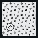 Monogram zwart schilderpatroon bandana<br><div class="desc">Show hoeveel je van dieren houdt met deze schattige zwarte pootdruk. Ziet ook geweldige met andere lichtere achtergronden. Laat je huisdier er schattig uitzien.</div>