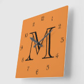 Monogram zwart script nummers op Sinaasappel wcnt Vierkante Klok (Hoek)