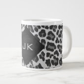 Monogram zwart-wit afdrukken grote koffiekop (Voorkant rechts)