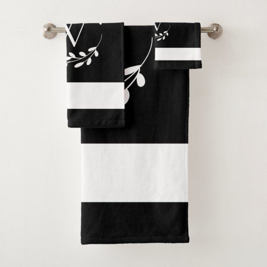 Monogram zwart-wit bad handdoek (Insitu)
