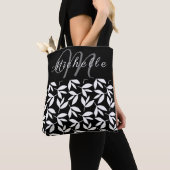 Monogram zwart-wit botanisch patroon tote bag (Dichtbij)