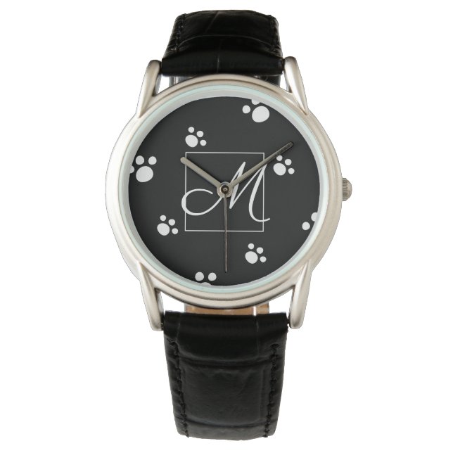 Monogram zwart-wit Cute Dog Paw Print Pattern Horloge (Voorkant)
