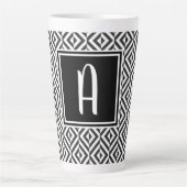 Monogram Zwart & Wit Diamant Patroon Latte Mok (Voorkant)