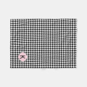 Monogram Zwart, Wit en Pastel Roze Houndstooth Fleece Deken (Voorkant (Horizontaal))