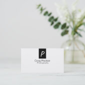 Monogram Zwart Wit Fotografie Visitekaartje (Staand voorkant)