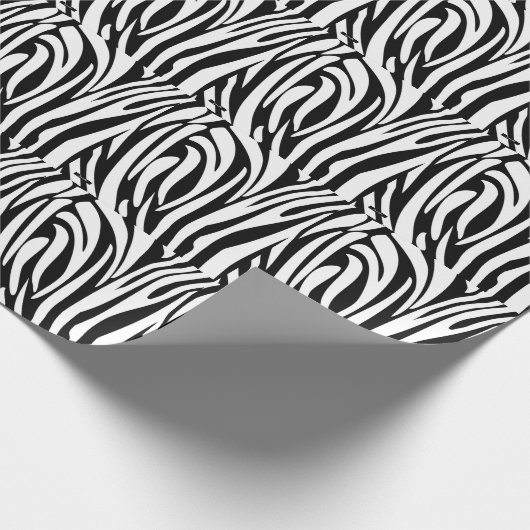 Monogram zwart-wit gestreept zebrapatroon cadeaupapier (Hoek)