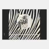 Monogram zwart-wit gestreept zebrapatroon inpakpapier vel (Voorkant 2)