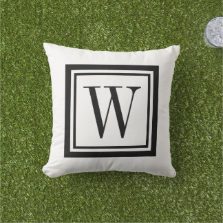 Monogram zwart-wit Klassic Square Buitenkussen