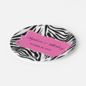 Monogram zwart-wit Zebra Afdrukken en warm roze Papieren Bordje (Gekanteld)