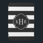 Monogram zwart-witte strepen iPad mini cover<br><div class="desc">Het moderne,  stijlvolle vormgeving van een iPad-draagtas is voorzien van een strak,  nautisch horizontaal streepjespatroon dat is afgestemd op uw monogram-initialen of naam in een quatrefolie-lijst. Klik op Aanpassen om het monogram lettertype en de kleuren te wijzigen in creëer uw eigen unieke model.</div>