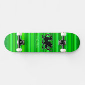 Monogram, zwarte draak op groen metallisch effect persoonlijk skateboard (Horizontaal)