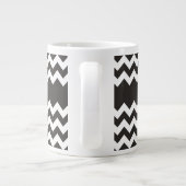 Monogram zwarte en witte Chevrons Grote Koffiekop (Achterkant)