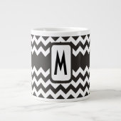Monogram zwarte en witte Chevrons Grote Koffiekop (Voorkant)