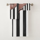 Monogram zwarte en witte strepen bad handdoek (Insitu)