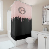 Monogram zwarte roze, lichte glitterschijven douchegordijn (In situ)