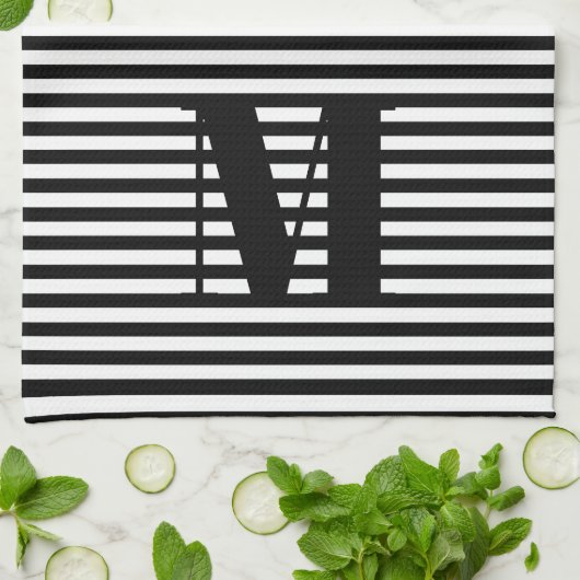 Monogram zwarte witte strepen van het initiaal aan theedoek (Gevouwen)