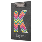 Monogrambrief van het karton K met Bright Chevrons Klembord (Links)