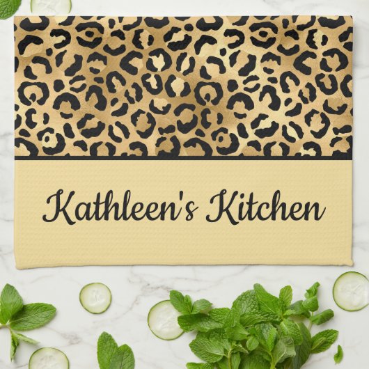 Monogramed Black en Gold Leopard Print Cheetah Theedoek (Gevouwen)