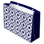 Monogramed Blauw & Wit Quatrefoil Patroon Groot Cadeauzakje (Achterkant Gekanteld)