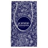 Monogramed Dark Blue & White  Paisley 2 Klein Cadeauzakje (Voorkant)
