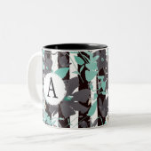 Monogramed Grey Blauwgroen Floral Stripe Pattern Tweekleurige Koffiemok (Voorkant links)